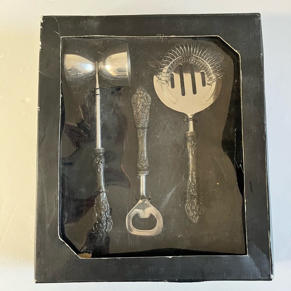 Cynthia Rowley Other - Cynthia Rowley 3-Piece Bar Tool Set - Jigger, Bottle Opener & Cocktail Strainer